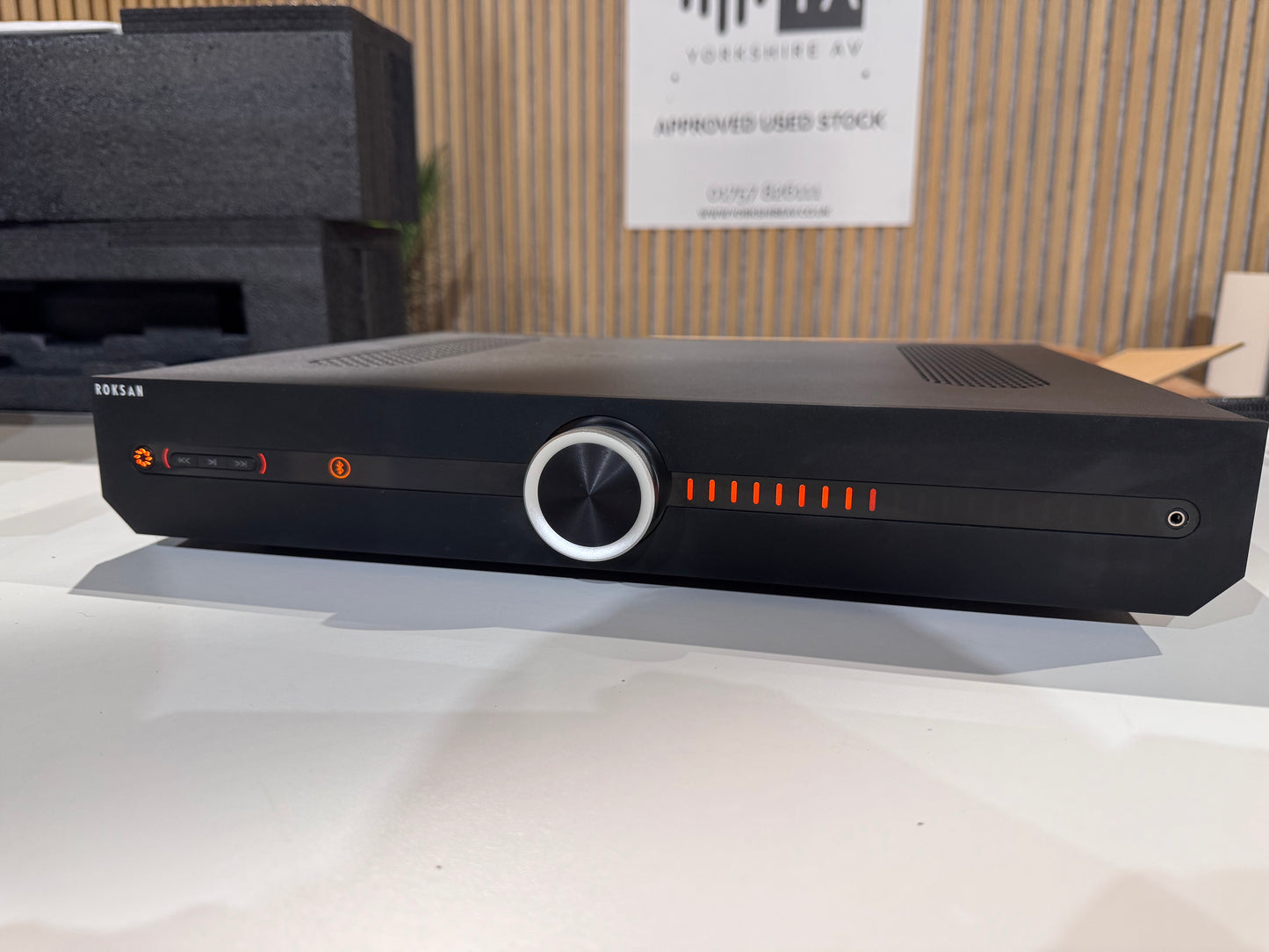 Roksan Attessa Streaming Amplifier (Black)