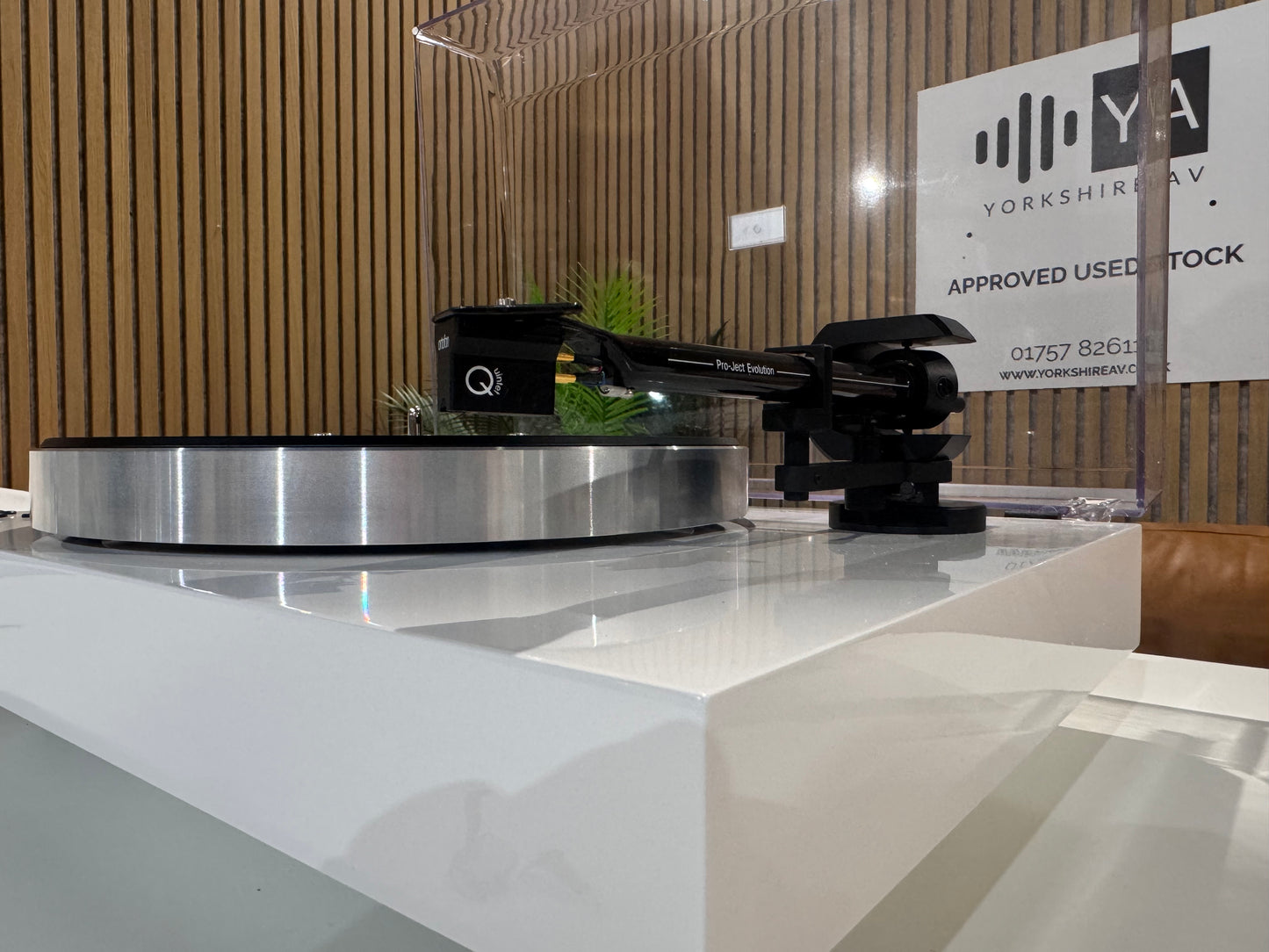 Pro-Ject Audio Xtension 9 turntable with Ortofon Quintet Black S cartridge