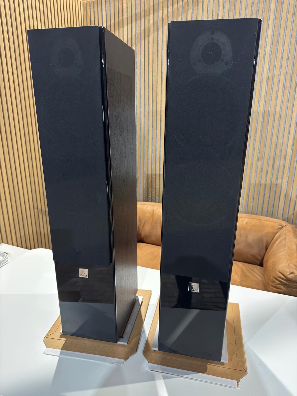 DALI Zensor 7 (gloss black) floor standing speakers
