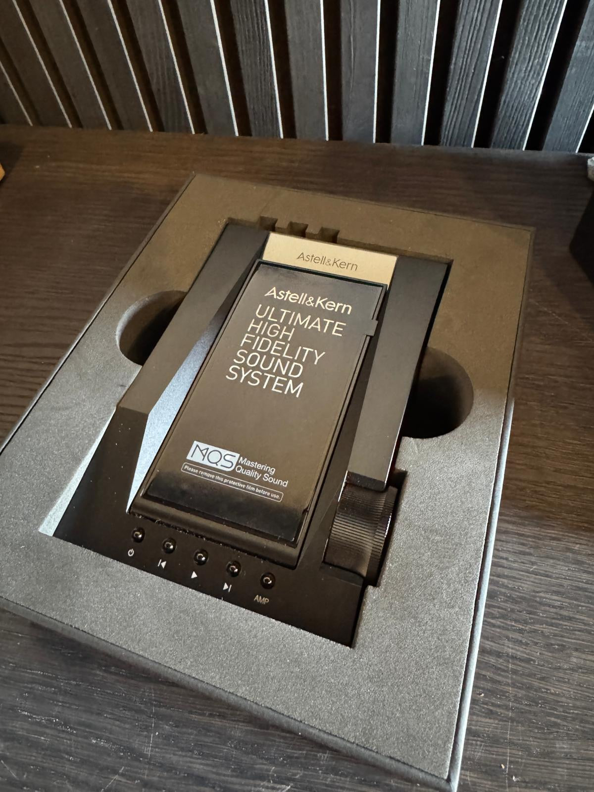 Clearance: Astell&Kern CA1000T Desktop headphone amplifier