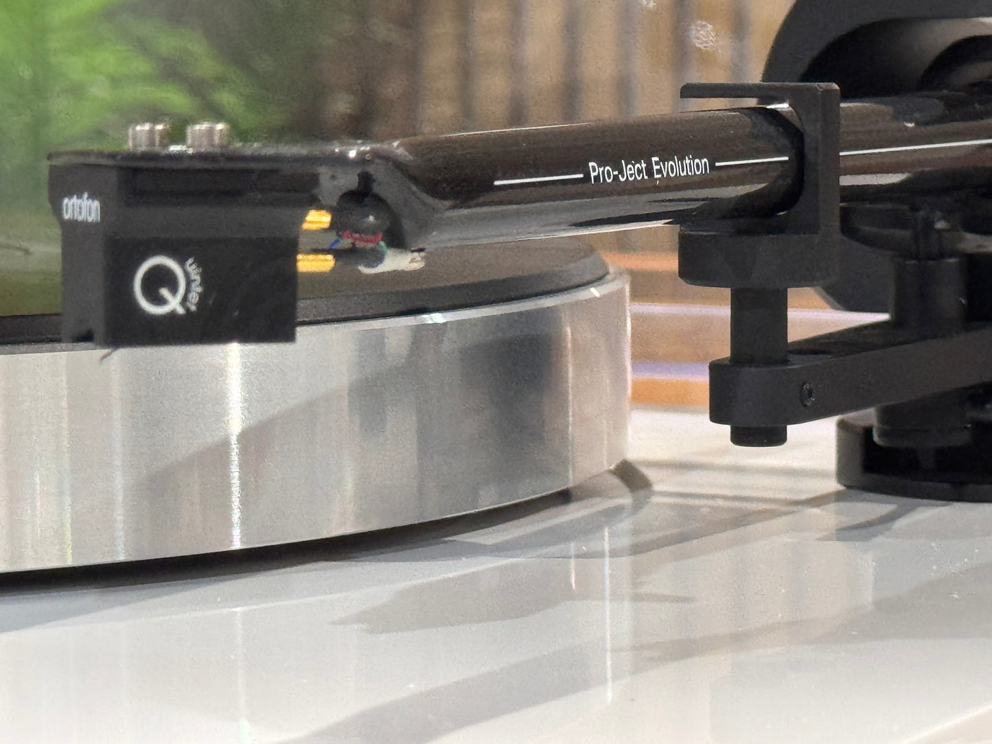 Pro-Ject Audio Xtension 9 turntable with Ortofon Quintet Black S cartridge