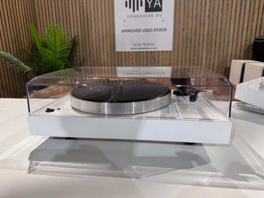 Pro-Ject Audio Xtension 9 turntable with Ortofon Quintet Black S cartridge