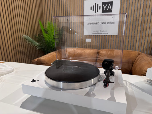 Pro-Ject Audio Xtension 9 turntable with Ortofon Quintet Black S cartridge
